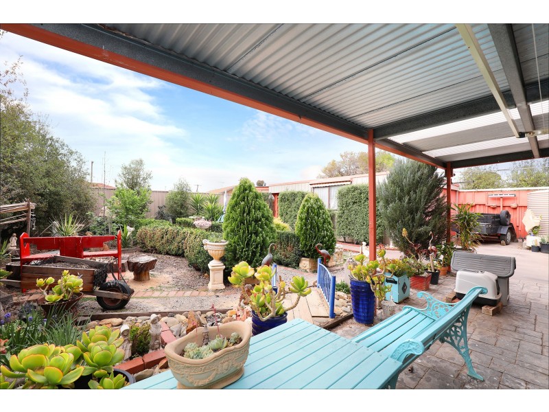70 Holts Lane, Bacchus Marsh VIC 3340