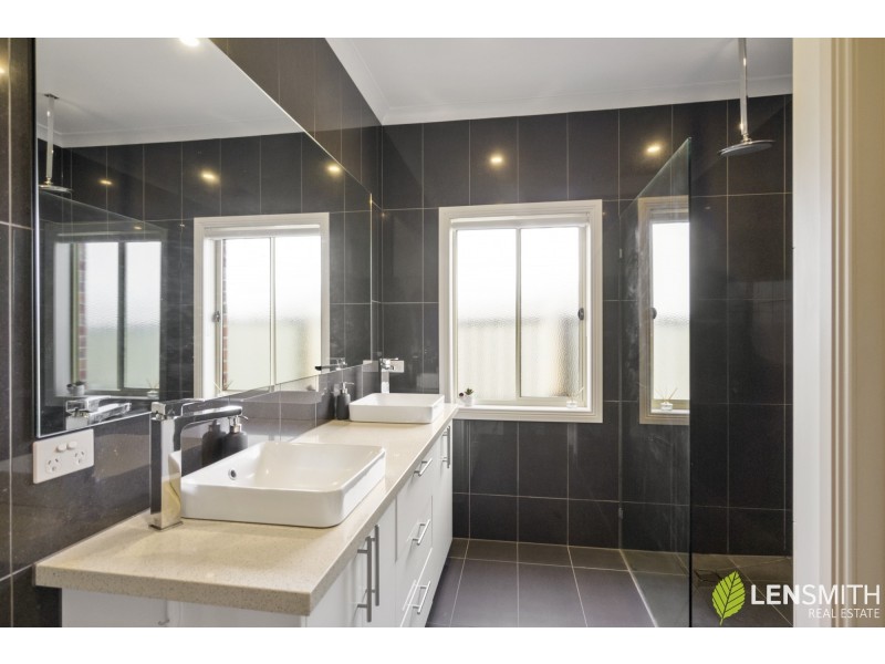 9 Mimulus Road, Bacchus Marsh VIC 3340