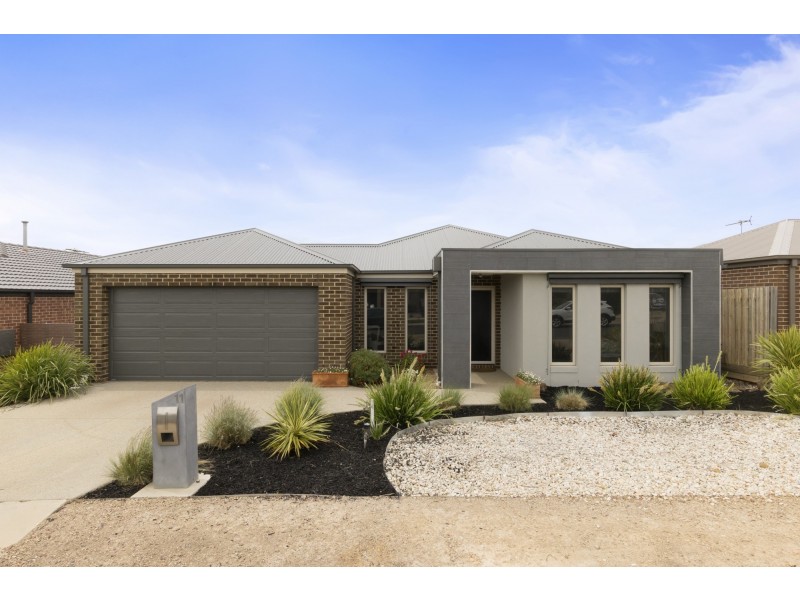 11 College  Square, Bacchus Marsh VIC 3340