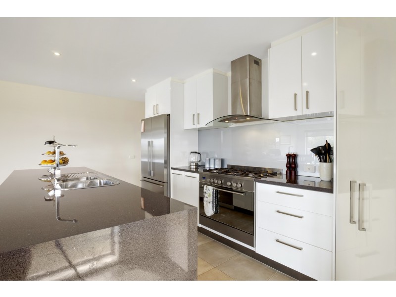 11 College  Square, Bacchus Marsh VIC 3340