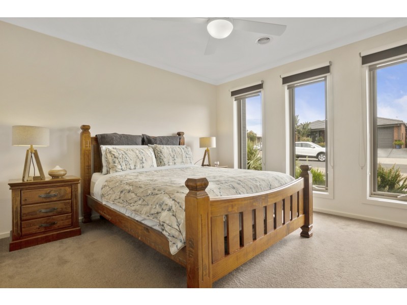 11 College  Square, Bacchus Marsh VIC 3340