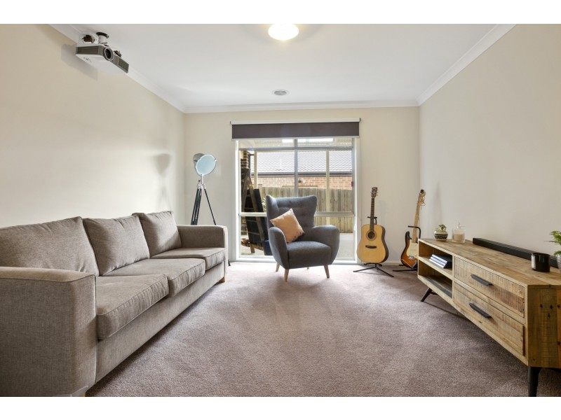 11 College  Square, Bacchus Marsh VIC 3340