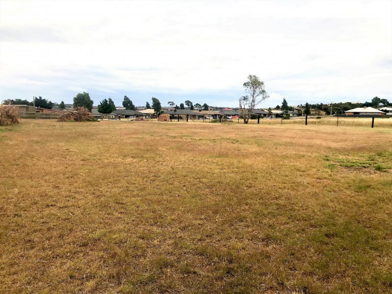 128 Holts Lane, Bacchus Marsh VIC 3340