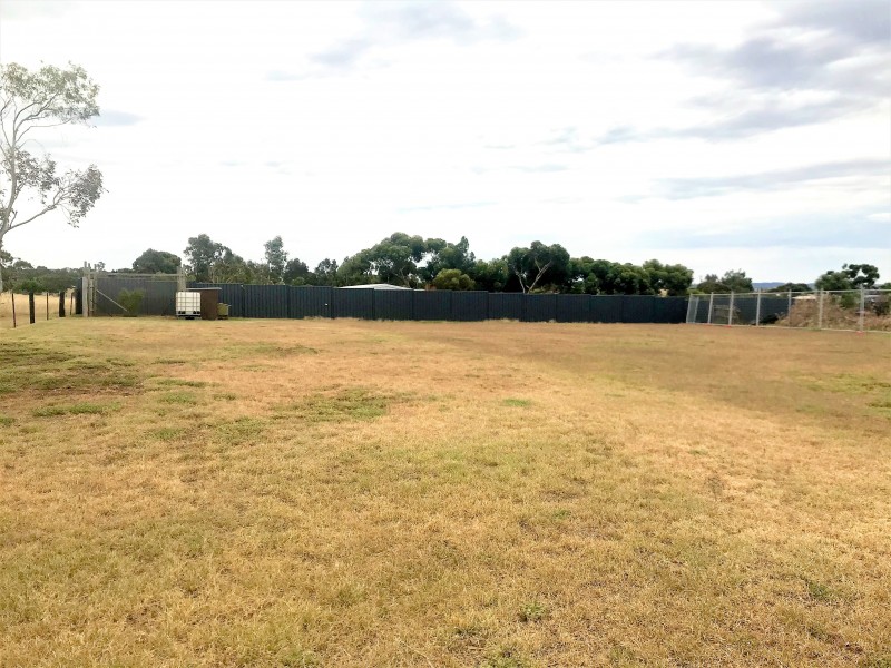 128 Holts Lane, Bacchus Marsh VIC 3340