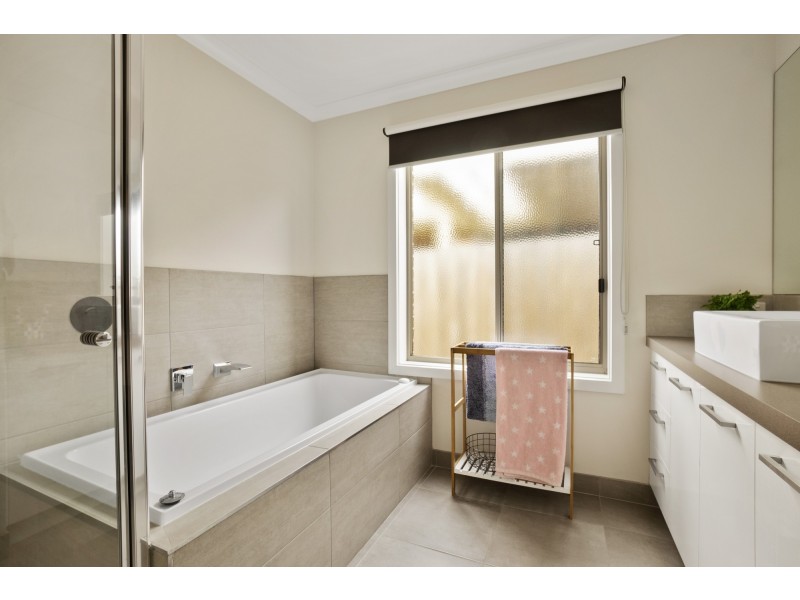 11 College  Square, Bacchus Marsh VIC 3340