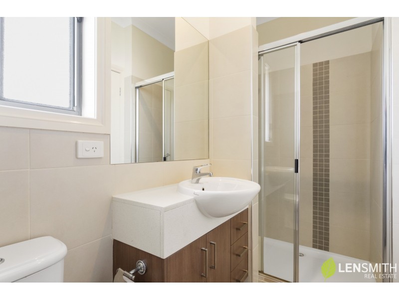 2/10 Fredrick Street, Darley VIC 3340