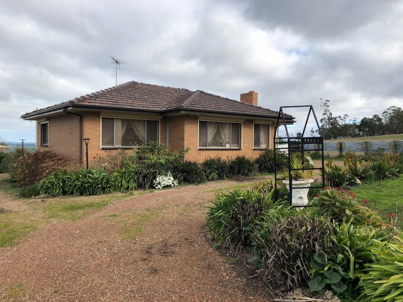 695 Mount Blackwood Road, Korobeit VIC 3341