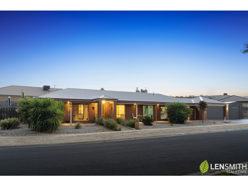18 Silverdale Drive, Darley VIC 3340