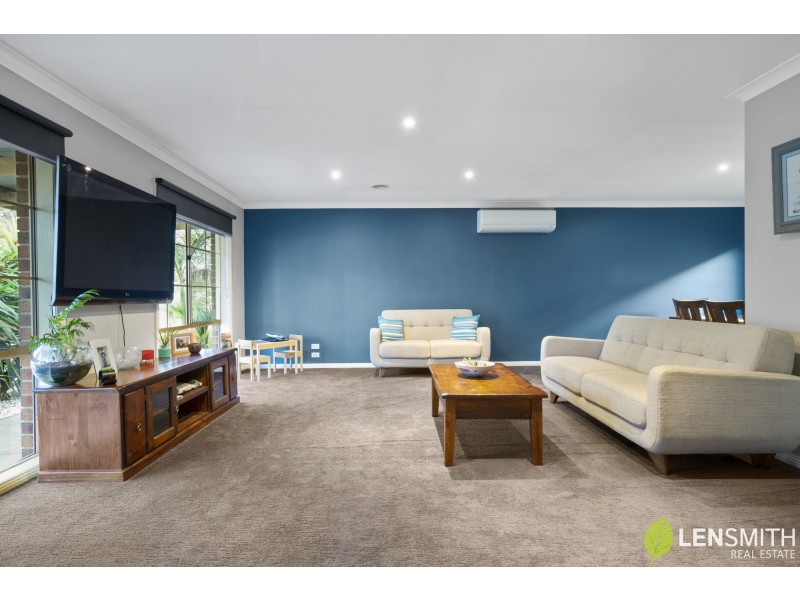 18 Silverdale Drive, Darley VIC 3340