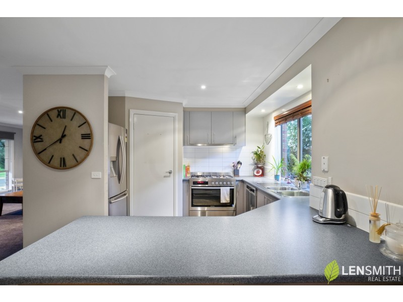 18 Silverdale Drive, Darley VIC 3340