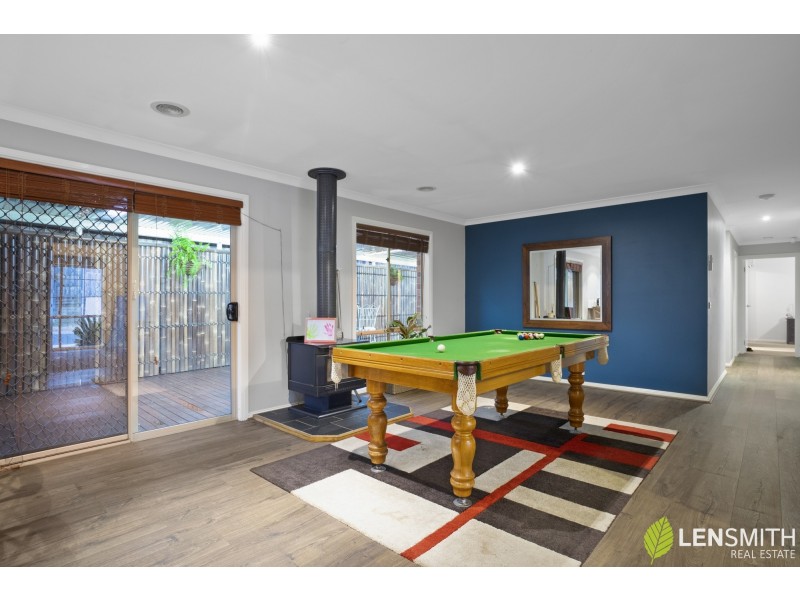 18 Silverdale Drive, Darley VIC 3340