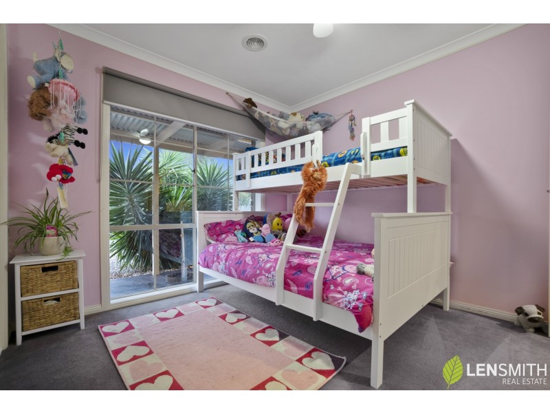 18 Silverdale Drive, Darley VIC 3340