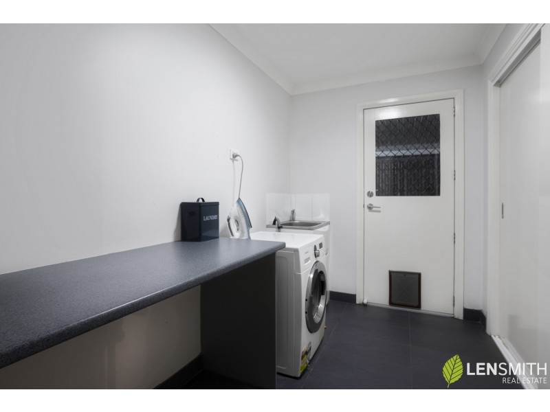 18 Silverdale Drive, Darley VIC 3340