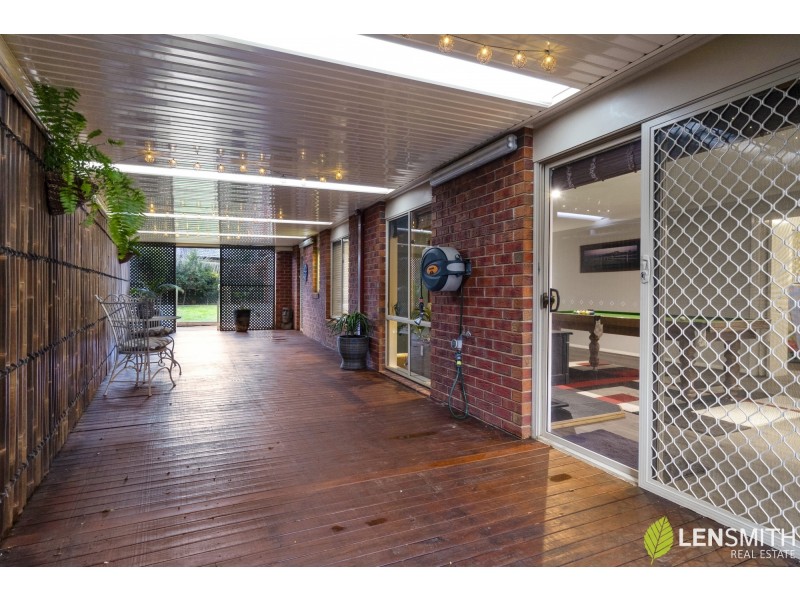 18 Silverdale Drive, Darley VIC 3340