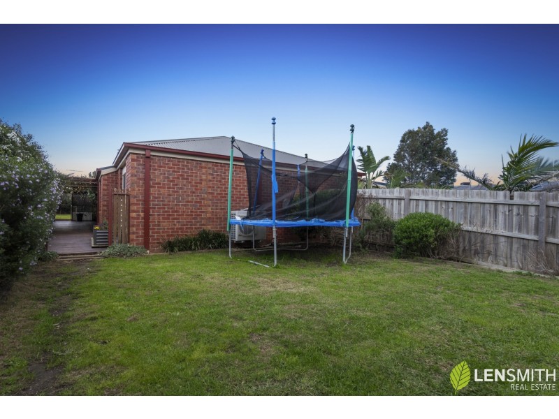 18 Silverdale Drive, Darley VIC 3340