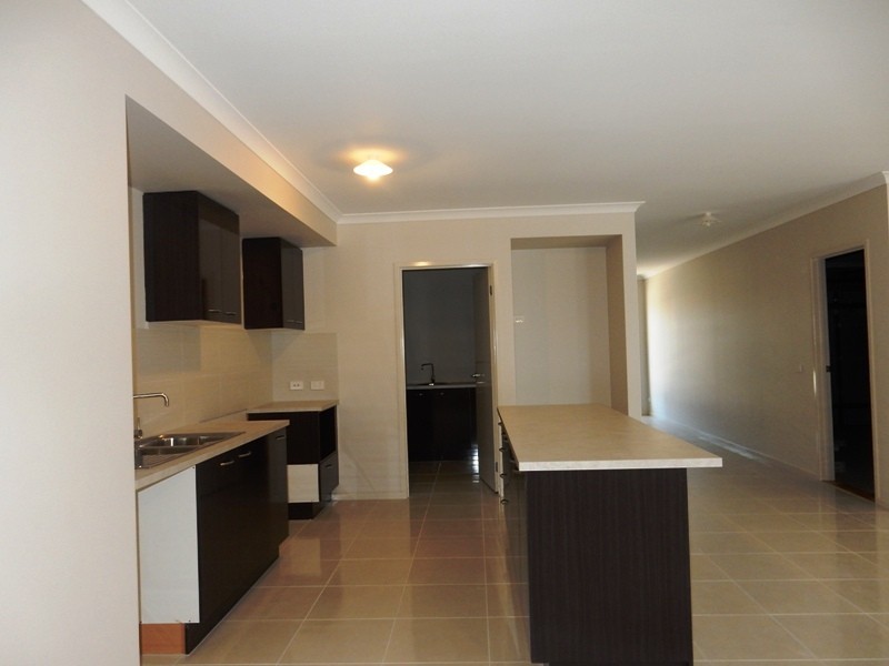 38 Peridot Avenue, Officer VIC 3809