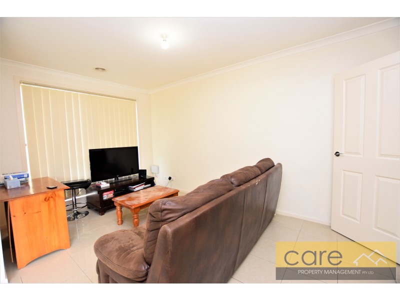 2/63 Cranbourne Drive, Cranbourne VIC 3977
