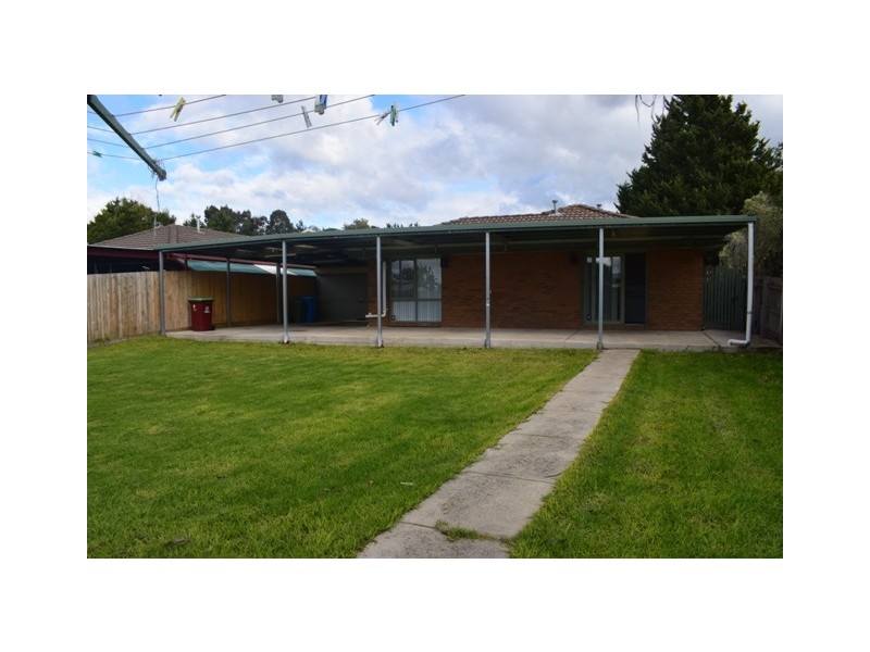 17 Blackwood Drive, Hampton Park VIC 3976