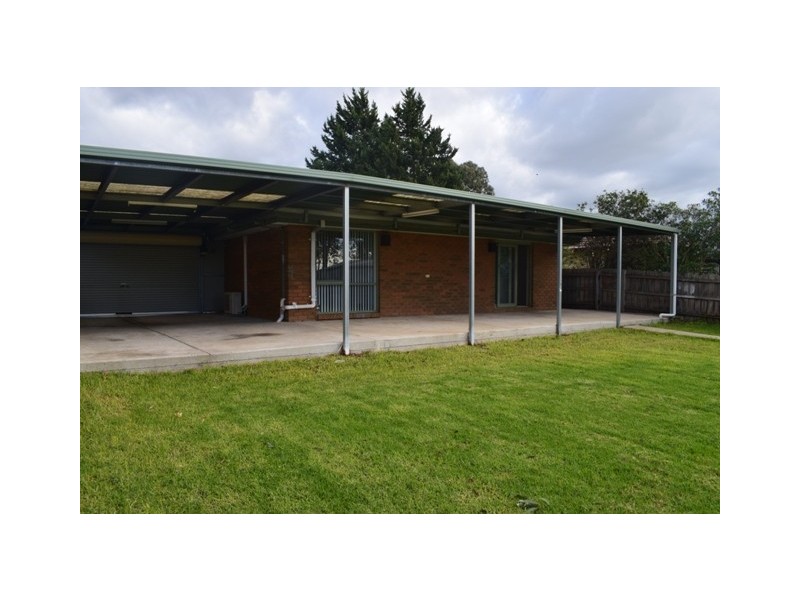 17 Blackwood Drive, Hampton Park VIC 3976