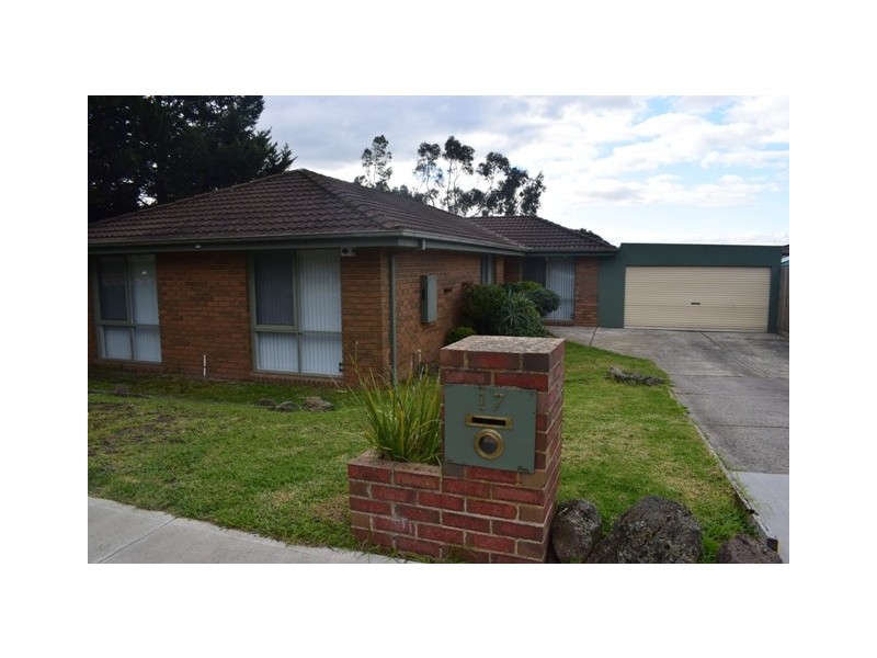 17 Blackwood Drive, Hampton Park VIC 3976