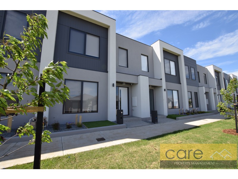 18 SUPPLEJACK WALK, Cranbourne North VIC 3977