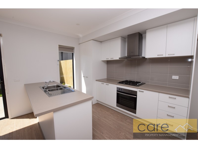 18 SUPPLEJACK WALK, Cranbourne North VIC 3977