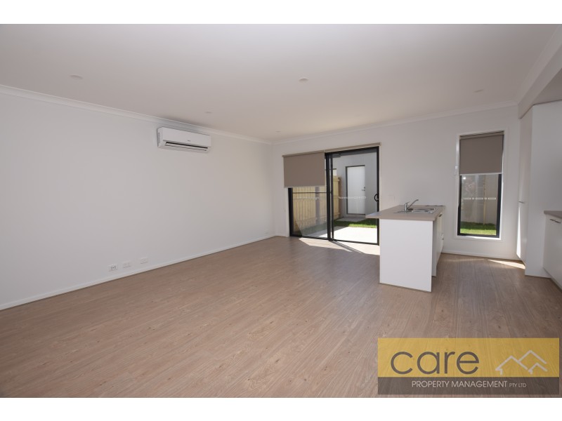 18 SUPPLEJACK WALK, Cranbourne North VIC 3977