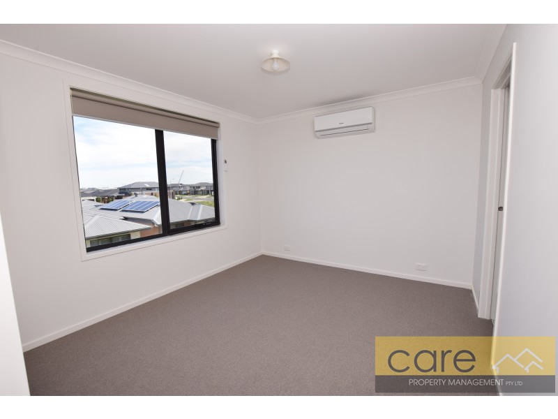 18 SUPPLEJACK WALK, Cranbourne North VIC 3977