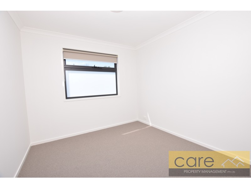 18 SUPPLEJACK WALK, Cranbourne North VIC 3977