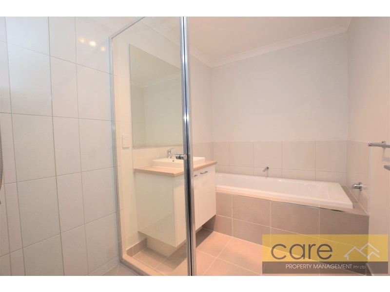 18 SUPPLEJACK WALK, Cranbourne North VIC 3977