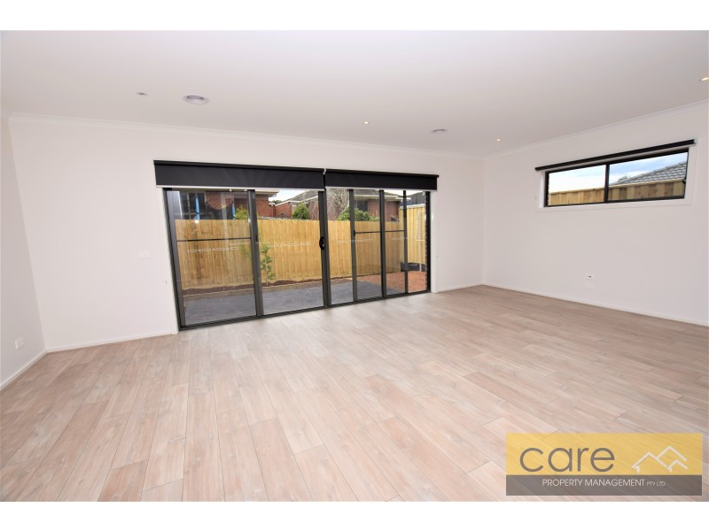 4 KATE AVENUE, Hampton Park VIC 3976