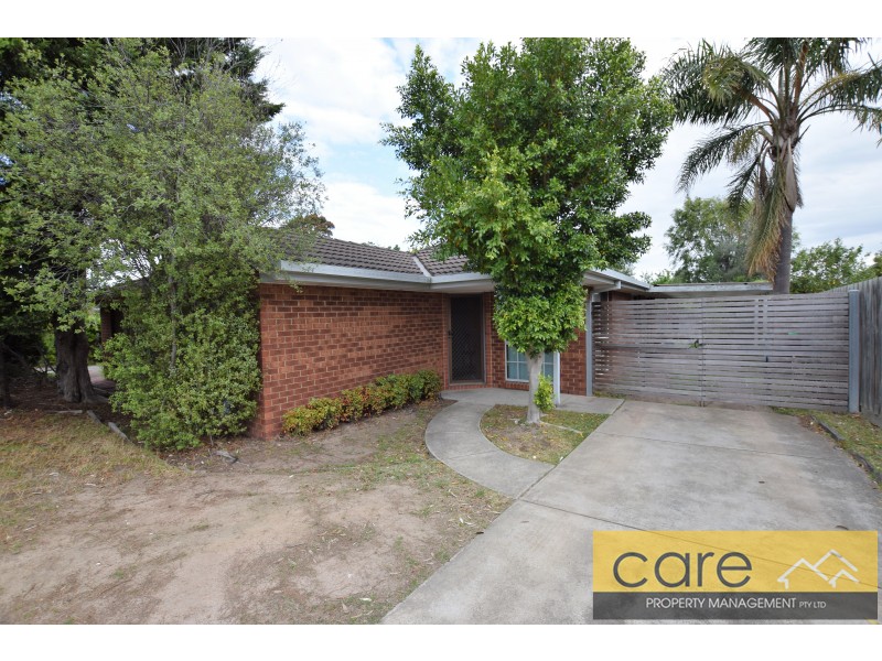 32 Lauren Drive, Hampton Park VIC 3976