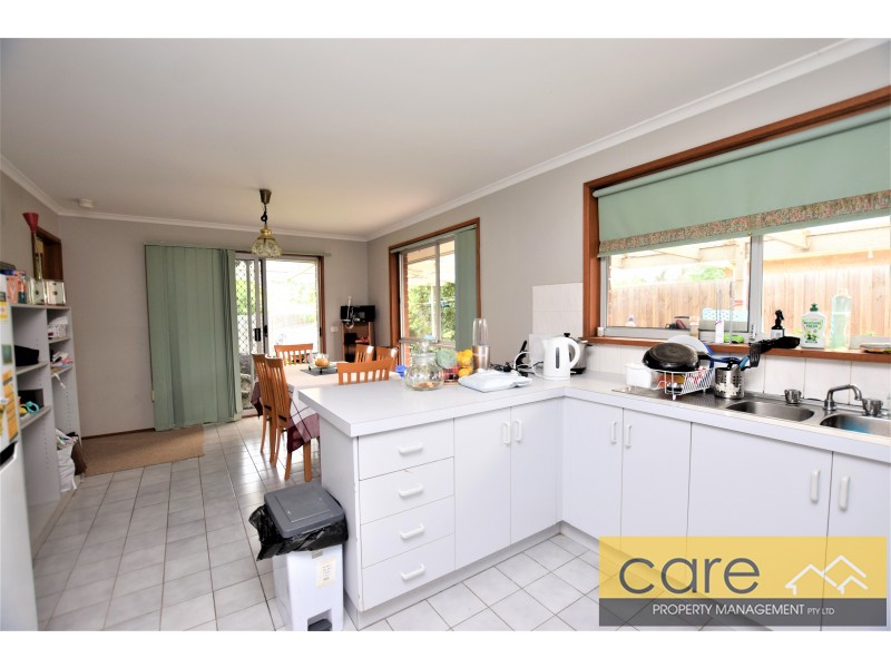 32 Lauren Drive, Hampton Park VIC 3976