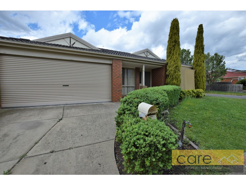 4 MIDDLEHAM CLOSE, Cranbourne West VIC 3977