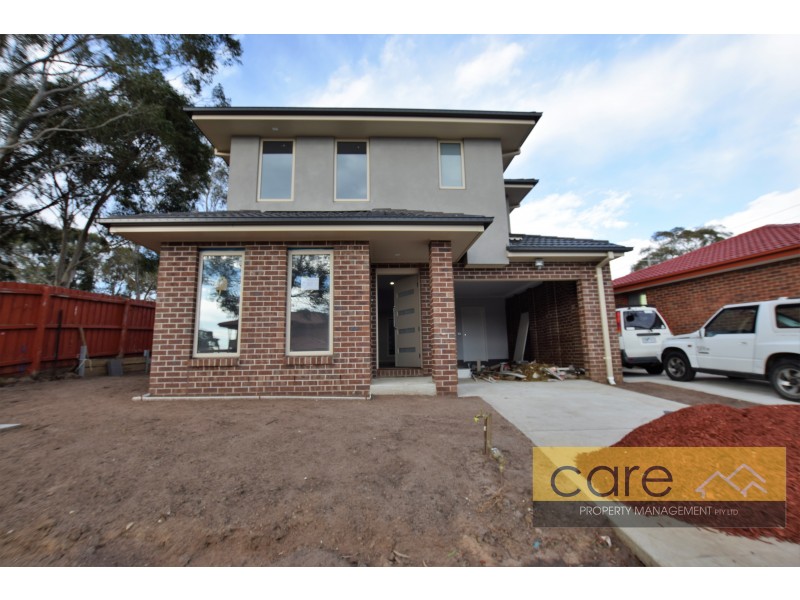 2/127 Fordholm Road, Hampton Park VIC 3976