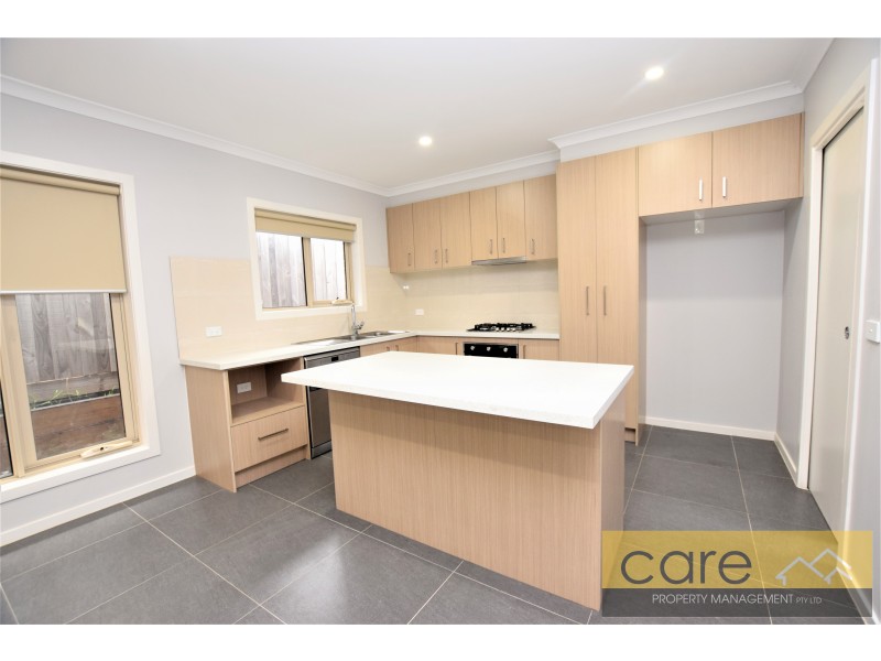 2/127 Fordholm Road, Hampton Park VIC 3976