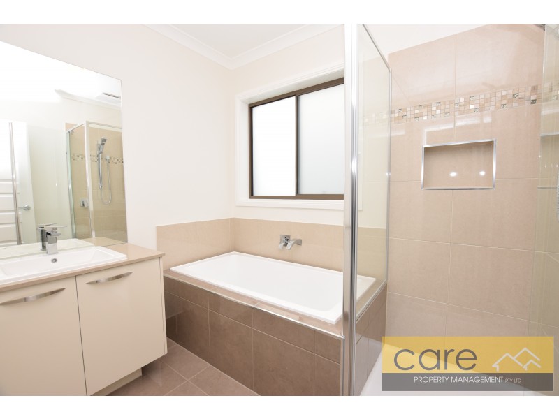 7 GREAT BANJO STREET, Clyde North VIC 3978