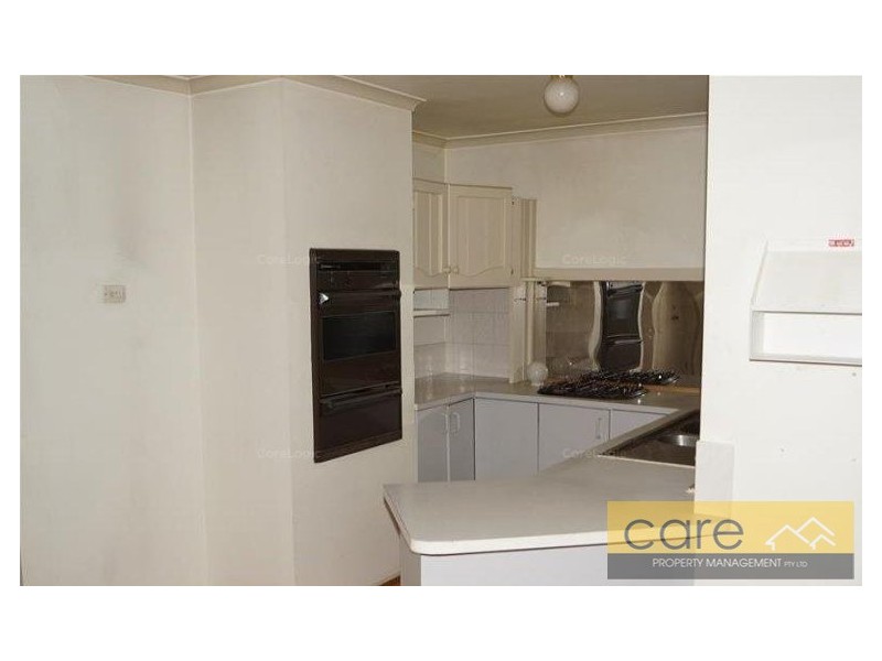 4 FULHAM CLOSE, Hampton Park VIC 3976