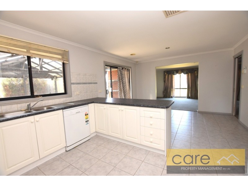 168 Sweeney Drive, Narre Warren VIC 3805