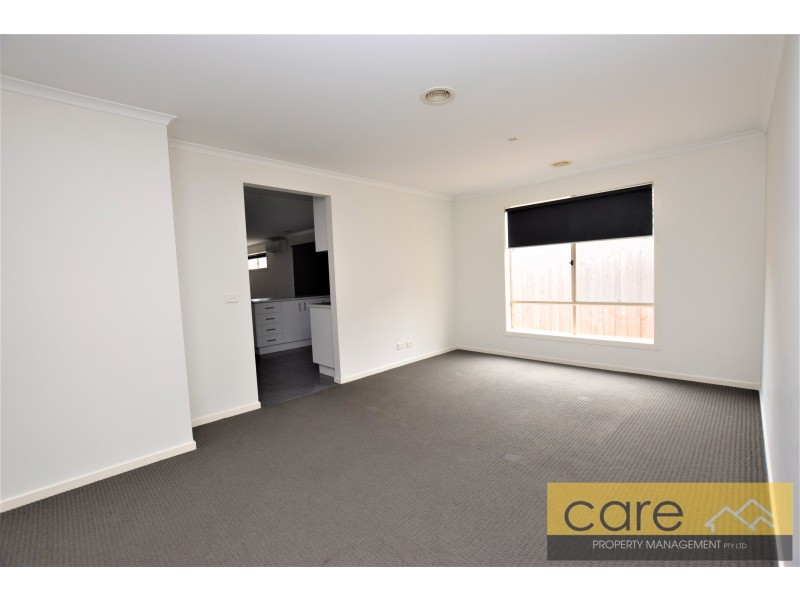 5 Tilly Place, Lynbrook VIC 3975