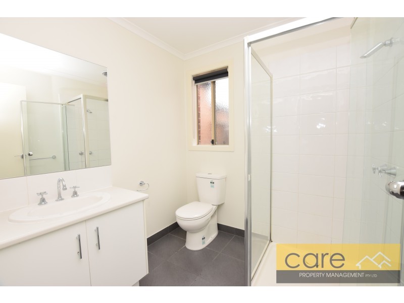 5 Tilly Place, Lynbrook VIC 3975