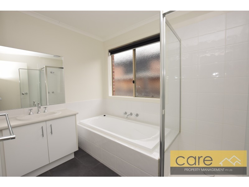 5 Tilly Place, Lynbrook VIC 3975