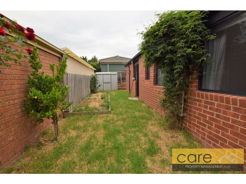 18 Burlington Chase, Hampton Park VIC 3976