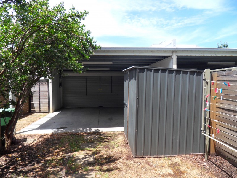3/2 THE ENTRANCE, Pakenham VIC 3810