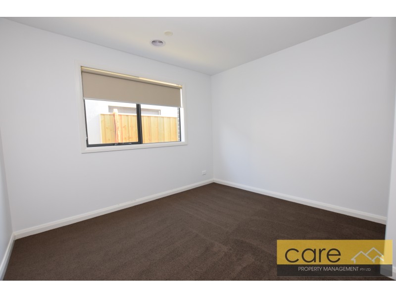 26 Alphey Road, Clyde North VIC 3978