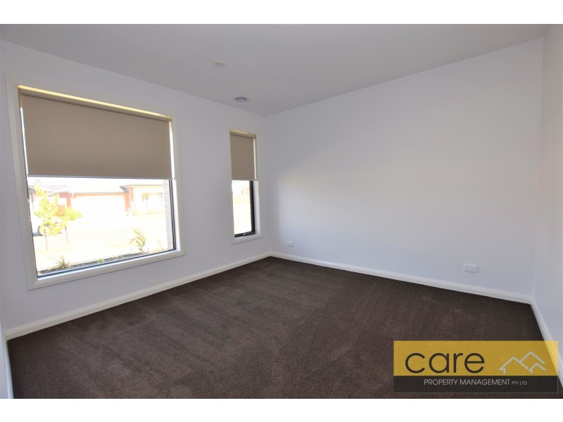 26 Alphey Road, Clyde North VIC 3978