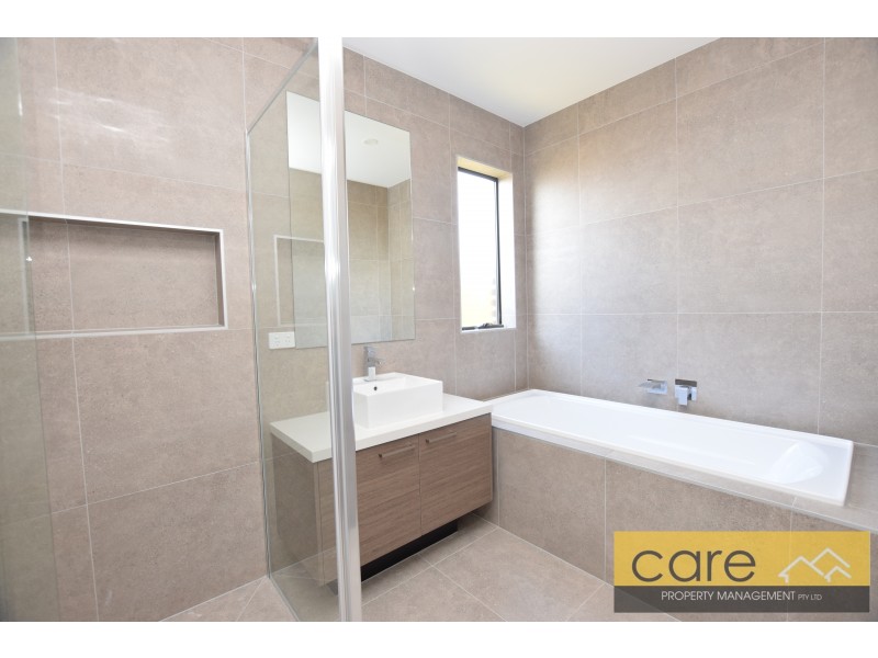 26 Alphey Road, Clyde North VIC 3978