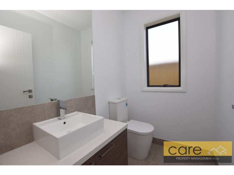 26 Alphey Road, Clyde North VIC 3978