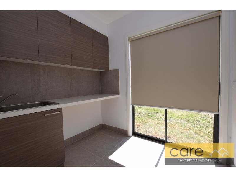 26 Alphey Road, Clyde North VIC 3978