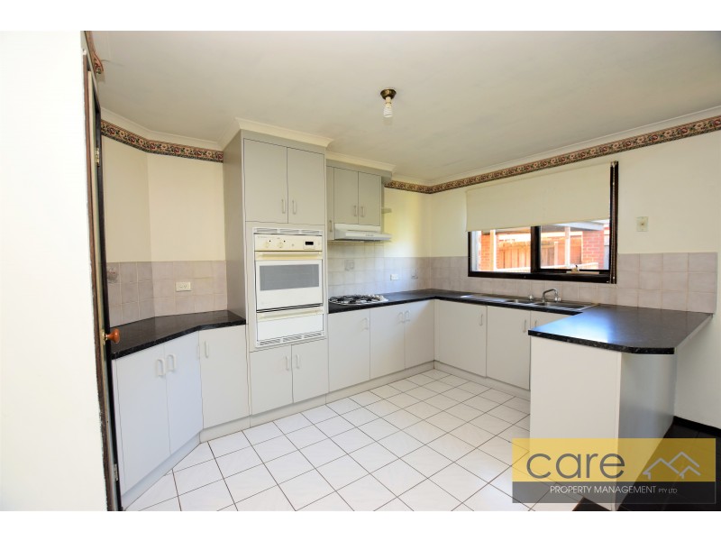 4 Linda Court, Hampton Park VIC 3976